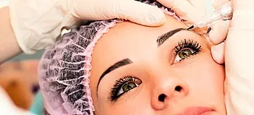 Fryktelige øyenbryn: en rar, men veldig populær trend
