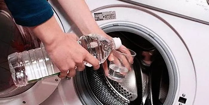 Bagaimana cara membersihkan peralatan elektrik menggunakan asid sitrik?