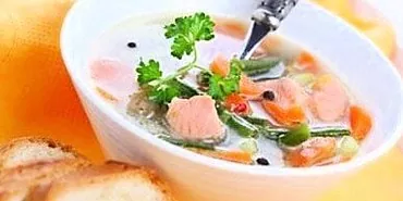 缶詰のサリーフィッシュスープ