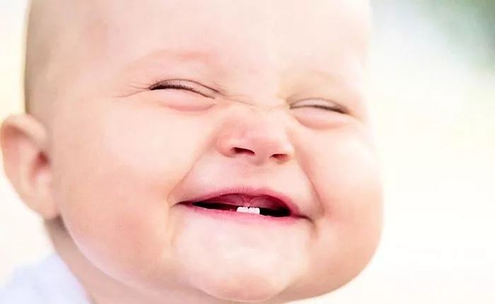کمک به دندان درآوردن به نوزادان
