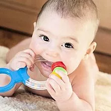 עזרה לתינוקות בקיעת שיניים