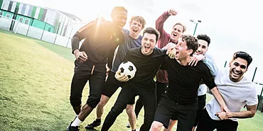 ¿Cómo desarrollar el pensamiento rápido en el fútbol? Mejorar las habilidades para el juego progresivo