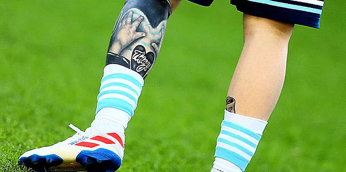 Co znamenají Messiho tetování? Každý demontujeme