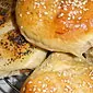 Pãezinhos de gergelim: como fazer um delicioso hambúrguer ou sobremesa
