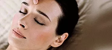 אופנת הפנים של החרסינה חוזרת: לומדת להבהיר את העור