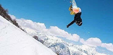 10 mga saloobin mula sa alamat ng snowboarding na Torah Bright