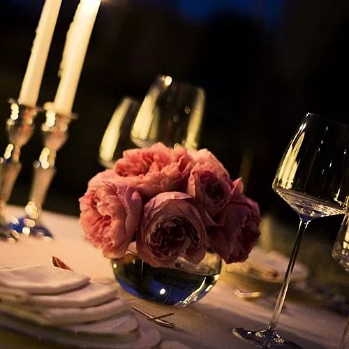 איך לארגן ארוחת ערב רומנטית בבית?
