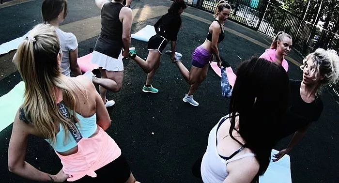 Skönheter du inte kan träffa i gymmet: kvinnors träning i detalj