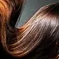 Membilas rambut dengan herbal: hasil yang efektif untuk kecantikan rambut