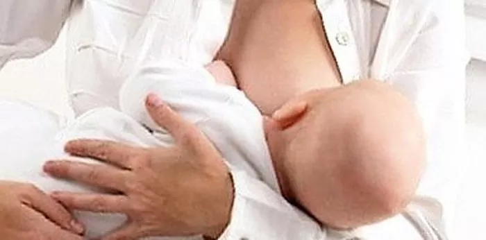 اگر شیر مادر کم باشد چه باید کرد؟