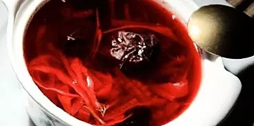 Features of cooking red borscht with beets