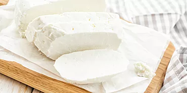 Adyghe 치즈 : 그것을 사용하는 제품 기능 및 레시피