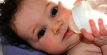 آیا برای نوزادان باید از تب استفاده کنید؟