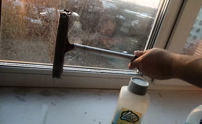 מה הדרך הטובה ביותר לנקות חלונות ללא פסים?