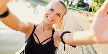 Amanda Cerny em São Petersburgo. O que você precisa saber sobre a beleza do fitness nas redes sociais?