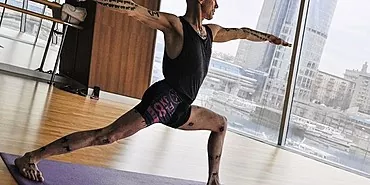 Triathlete teygja: 6 Essential Asanas fyrir Mastering Yoga