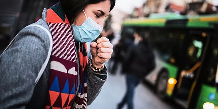 Come indossare correttamente una maschera e se può proteggere dal virus
