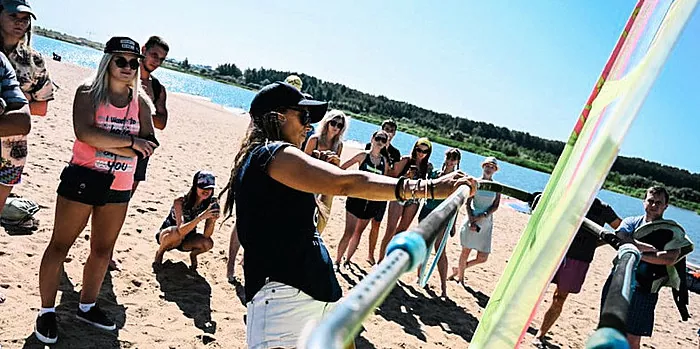 10 nepríjemných otázok a odpovedí na windsurfing pre začiatočníkov
