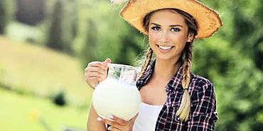 Mes būsime sveikesni: kodėl pienas yra pavojingas ir ar verta jo neįtraukti į savo racioną?