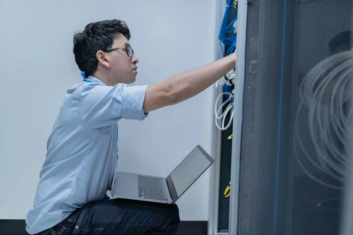 Layanan Jasa Pemeliharaan Server yang kami tawarkan bersifat komprehensif dan proaktif.