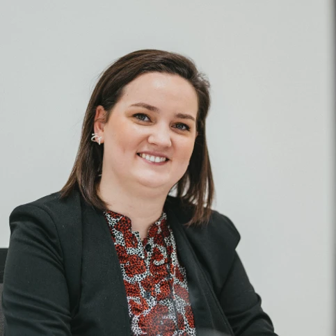 Girl in chatbubble