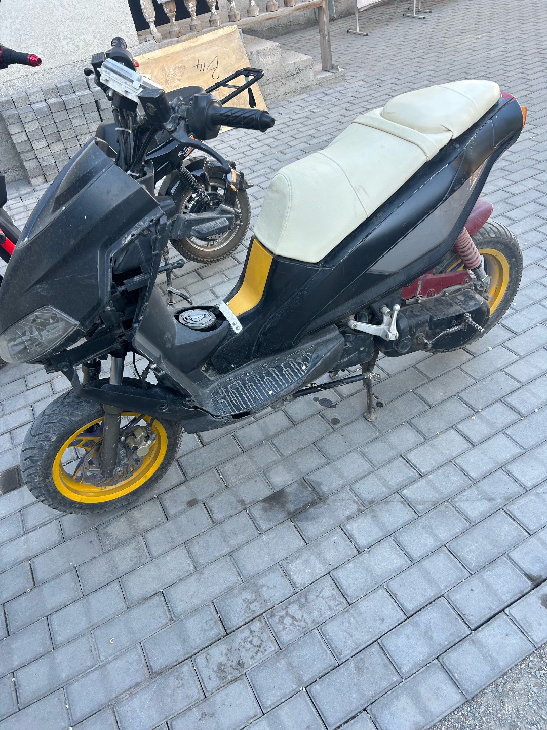 Скутер Benelli 50k 2Т - изображение 2