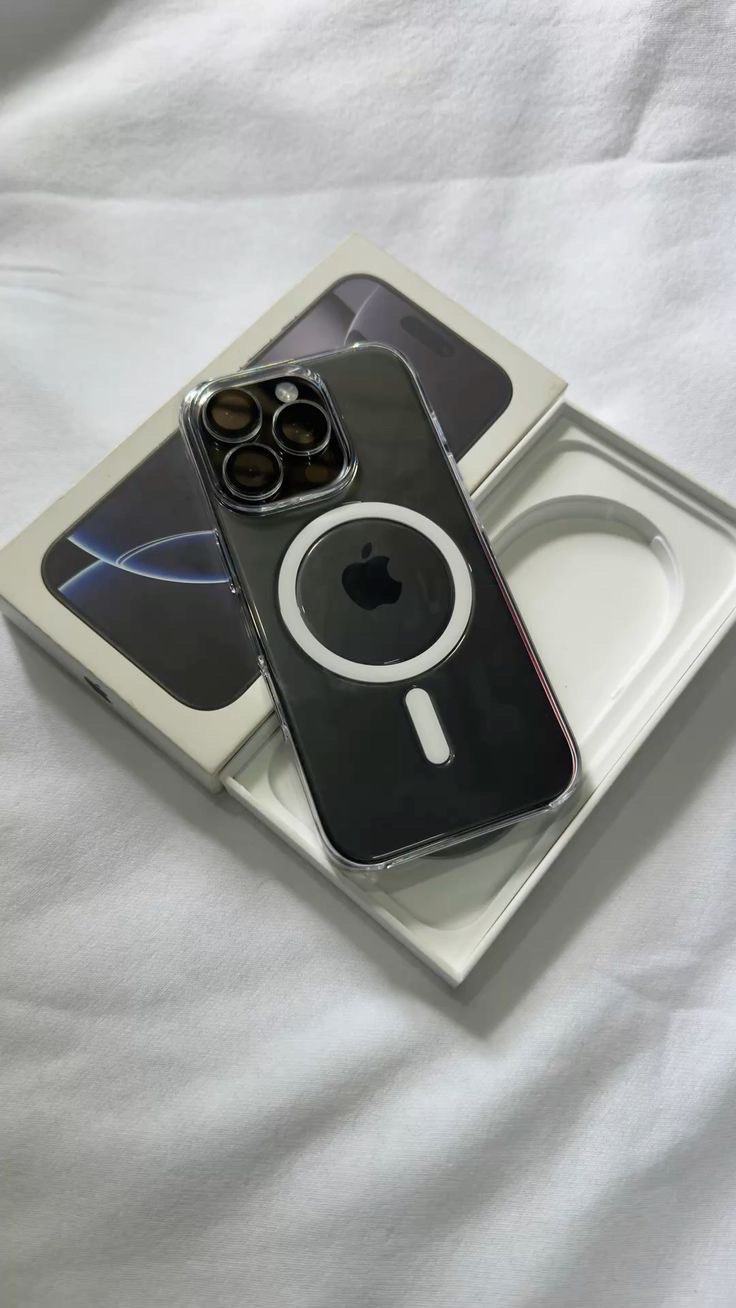 IPhone 16 Pro 128GB + полный комплект аксессуаров - изображение 2