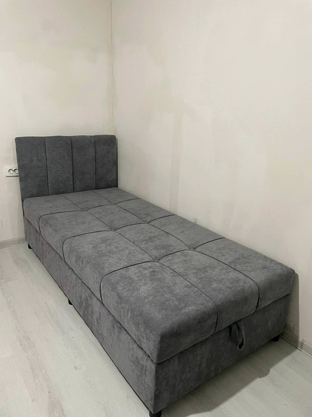 Односпальная кровать с языком для хранения вещей. Матрас ортопедический. - изображение 5