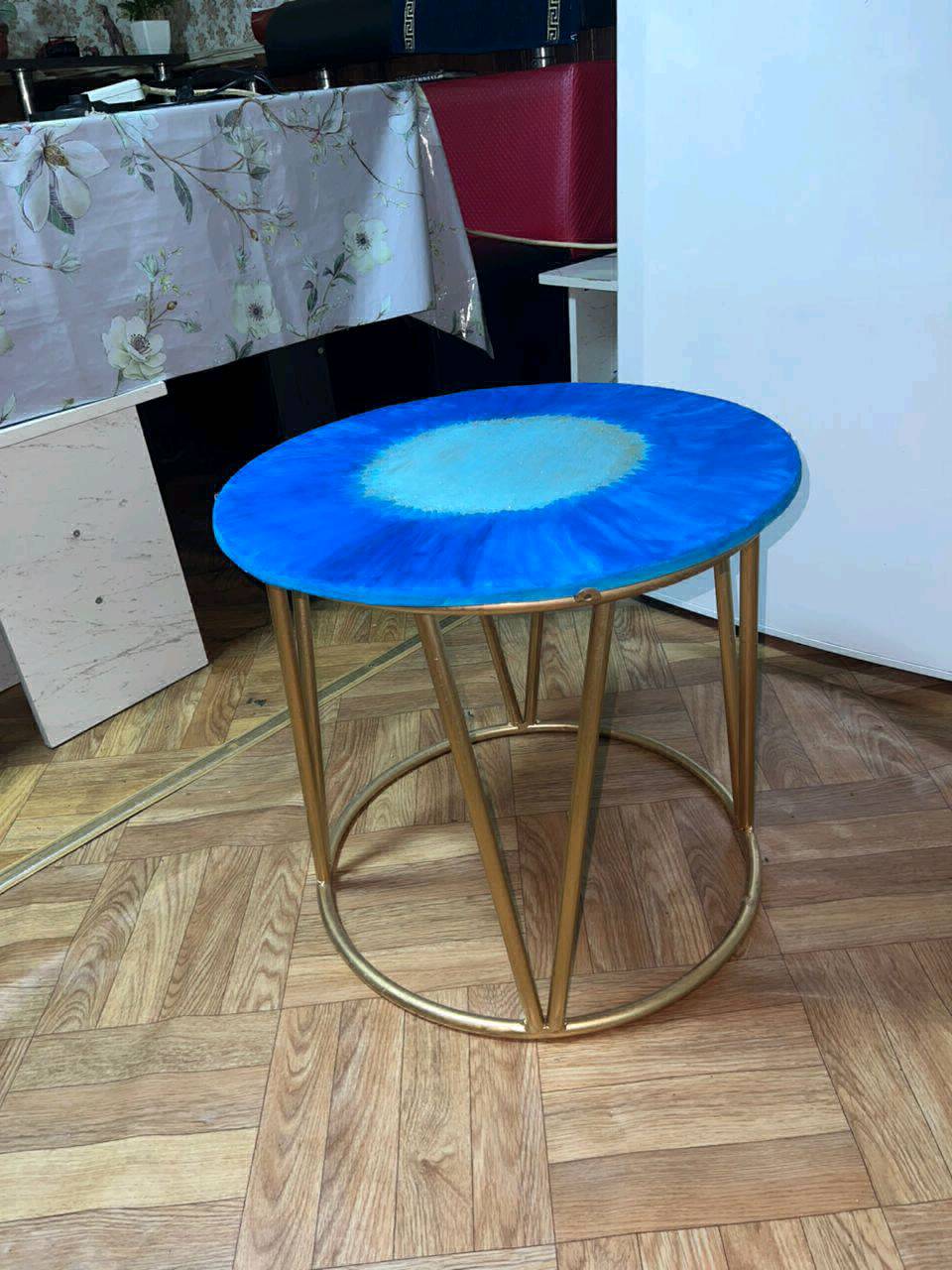 Журнальный столик