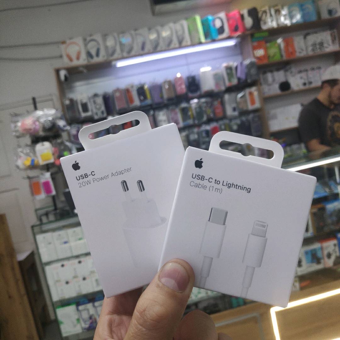 Зарядное устройство Lightning на iPhone - изображение 2