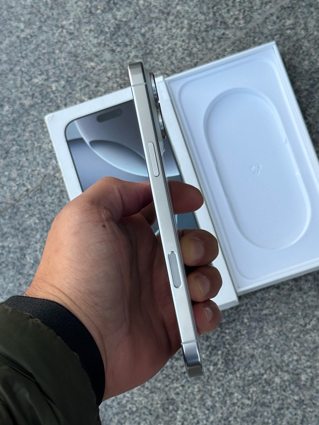 IPhone 16 PRO MAX 256GB White - изображение 3