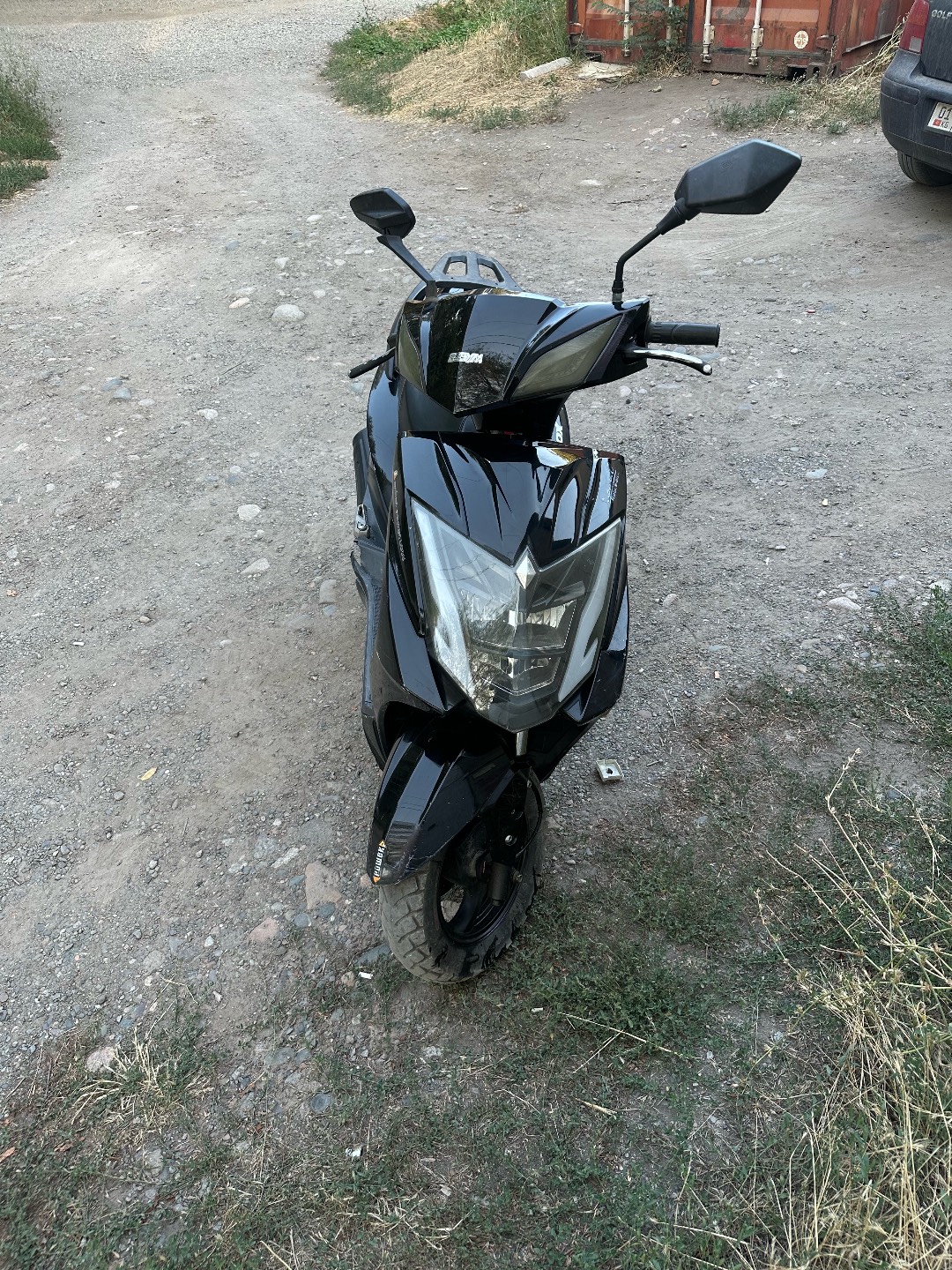Скутер M8