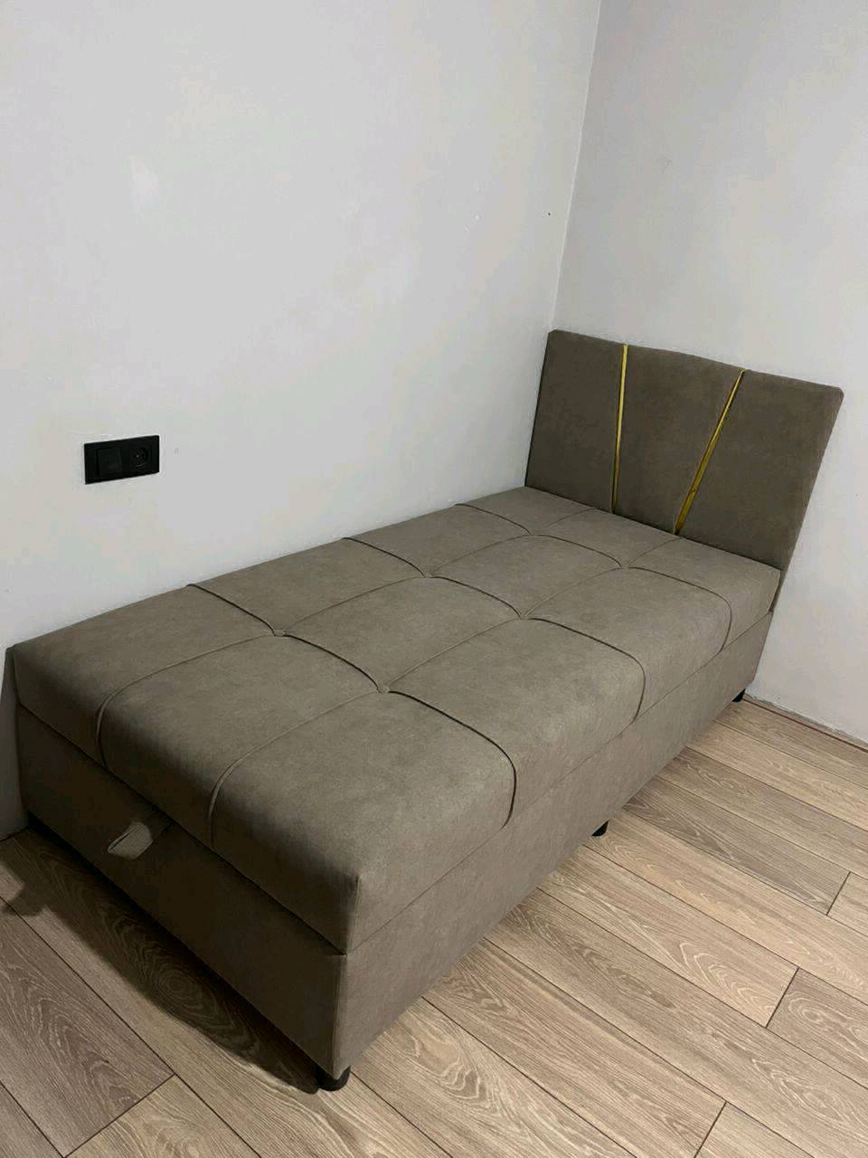 Односпальная кровать с языком для хранения вещей. Матрас ортопедический. - изображение 2