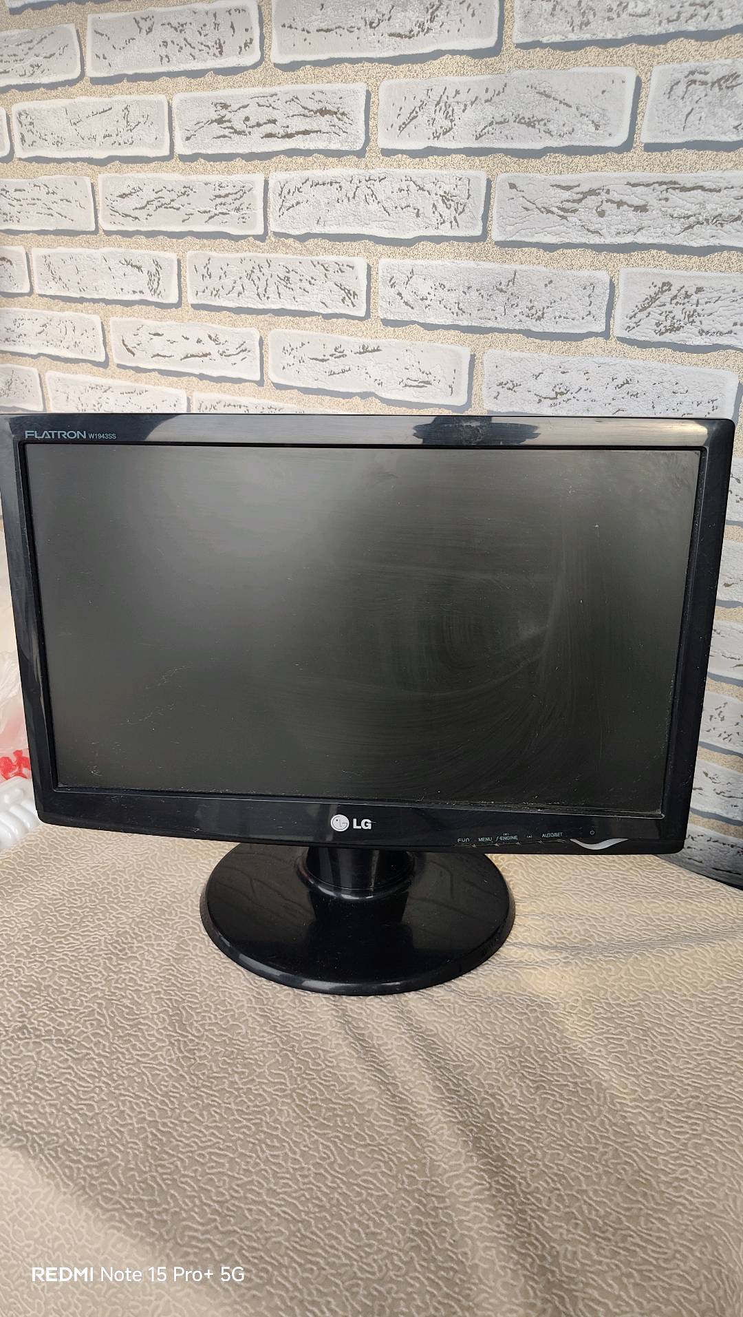 Acer V206HQL  5500 сом. LG Flatron W1943SS 5500 сом. Acer 17" 3500 - изображение 2