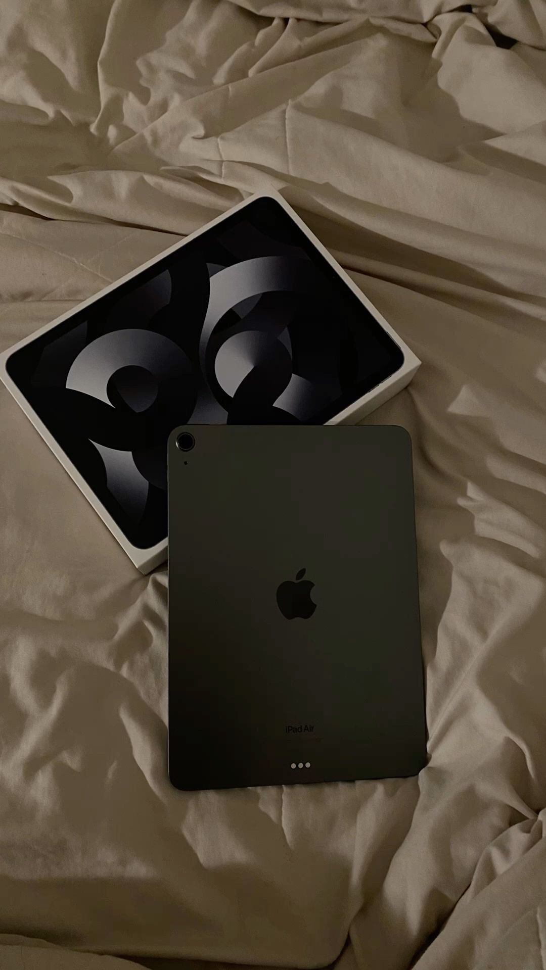 IPad Pro 11 256GB Wi-Fi + SIM + полный комплект аксессуаров