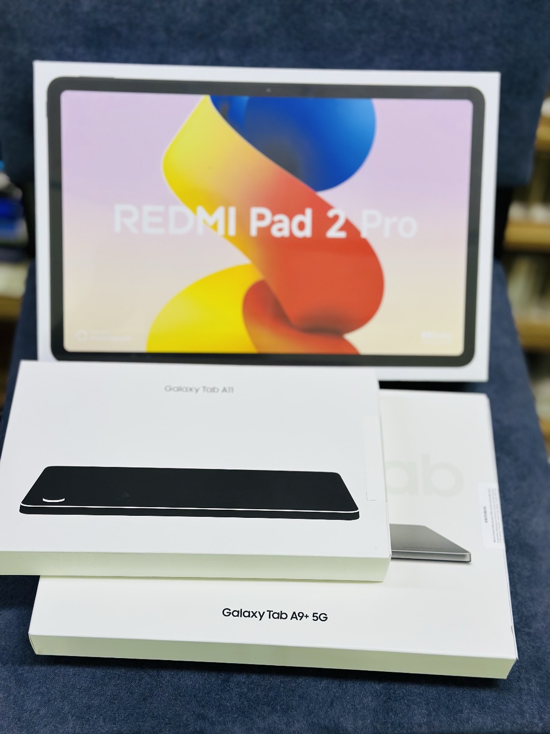 Планшет: Redmi Pad 2 Pro
	•	📱 Экран: 12.1″ IPS, 2.5K (2560×1600), 120 Гц
	•	⚡ Процессор: Snapdragon серии 7 (быстрый и энергоэффективный)
	•	🧠 Память: 6 / 8 ГБ ОЗУ
	•	💾 Хранилище: 128 / 
	•	🔋 Аккумулятор: 10 000 мА·ч, быстрая зарядка - изображение 4