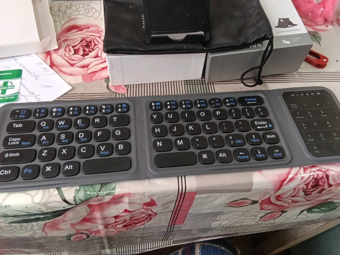 Раскладная клавиатура с блитусам и подставкай и чехлом - изображение 4