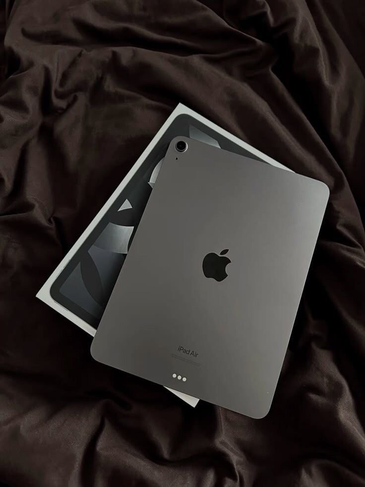 IPad Pro 11 256GB Wi-Fi + SIM + полный комплект аксессуаров - изображение 2