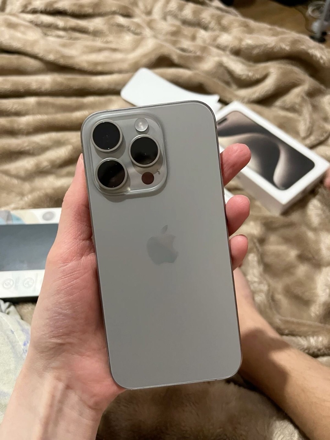 IPhone 16 Pro 128GB + полный комплект аксессуаров - изображение 3