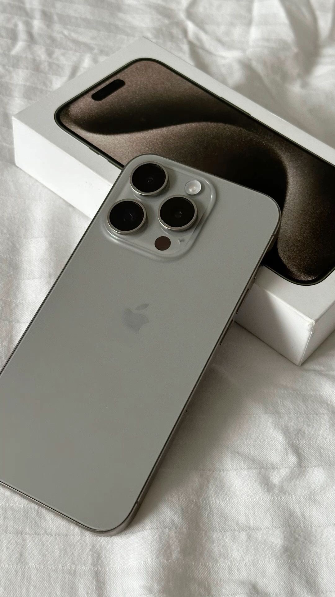 IPhone 15 Pro 128GB + полный комплект аксессуаров - изображение 2