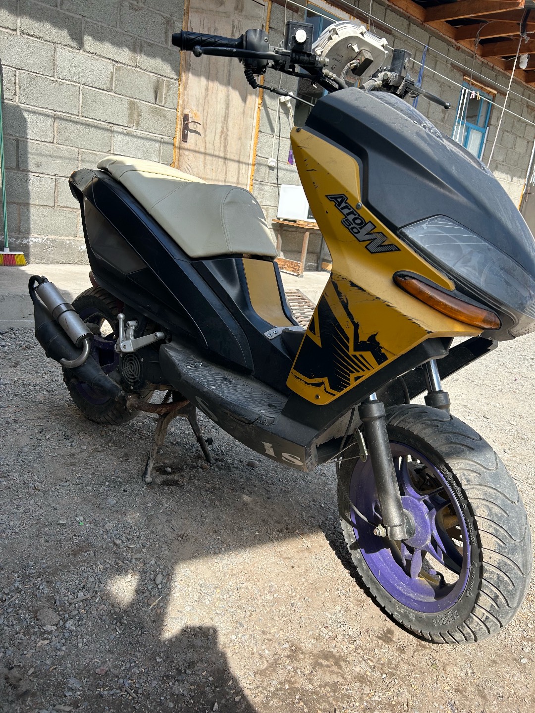 Скутер Benelli 50k 2Т - изображение 3