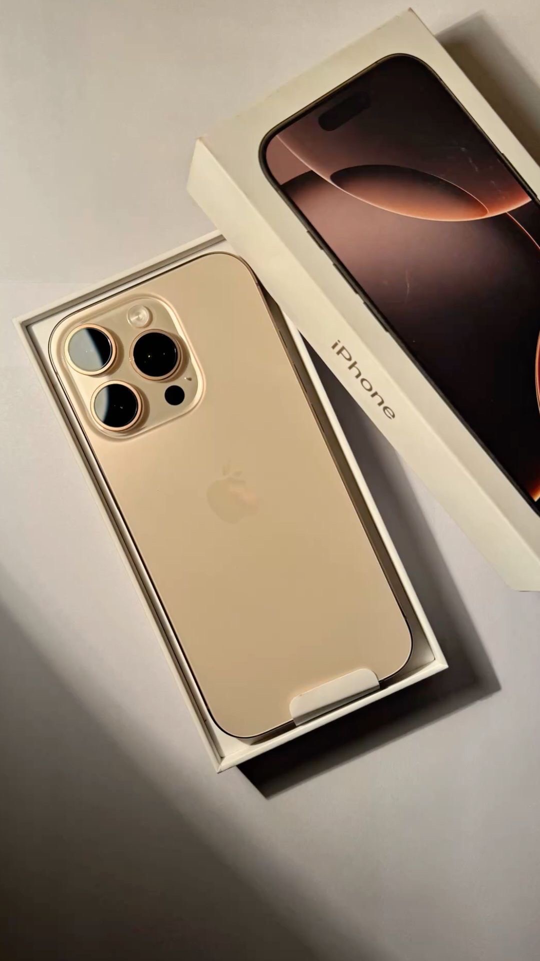 IPhone 16 Pro Max 256GB + полный комплект аксессуаров - изображение 2