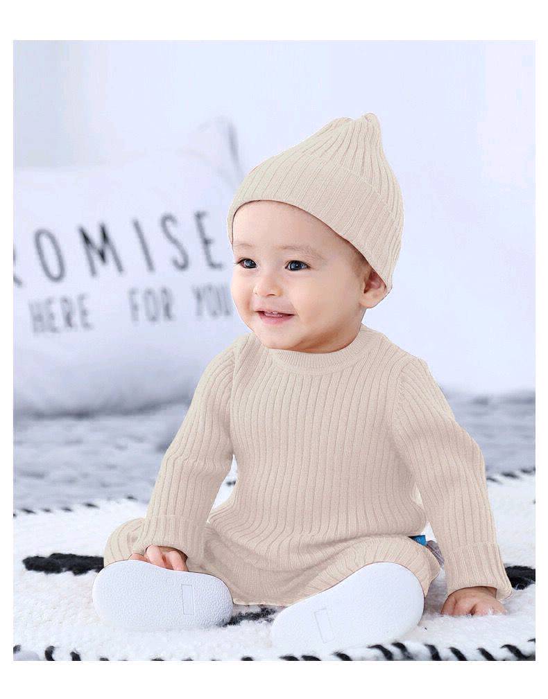 Детский вязаный костюм тройка в рубчик с шапкой для малышей - изображение 2