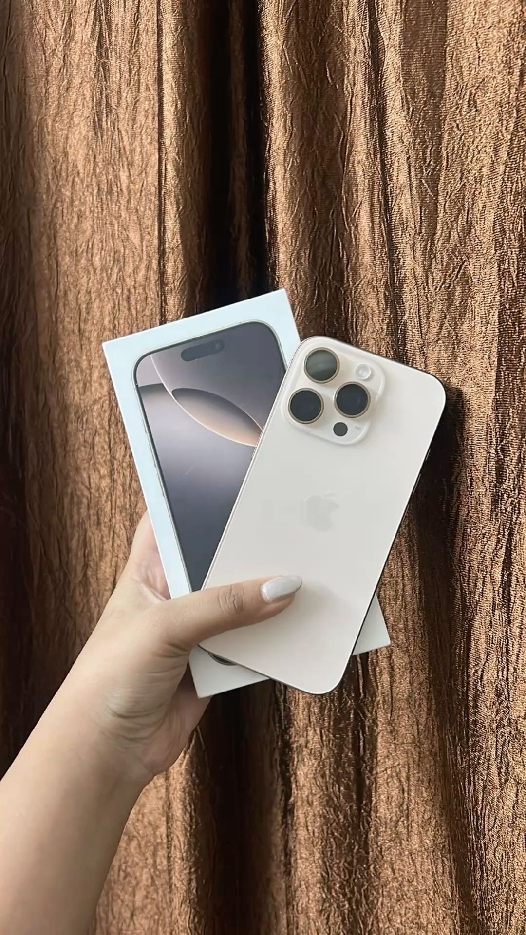 IPhone 16 Pro Max 256GB + полный комплект аксессуаров - изображение 2