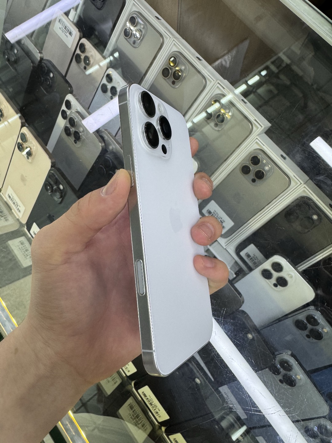 Айфон 16 про макс - изображение 2