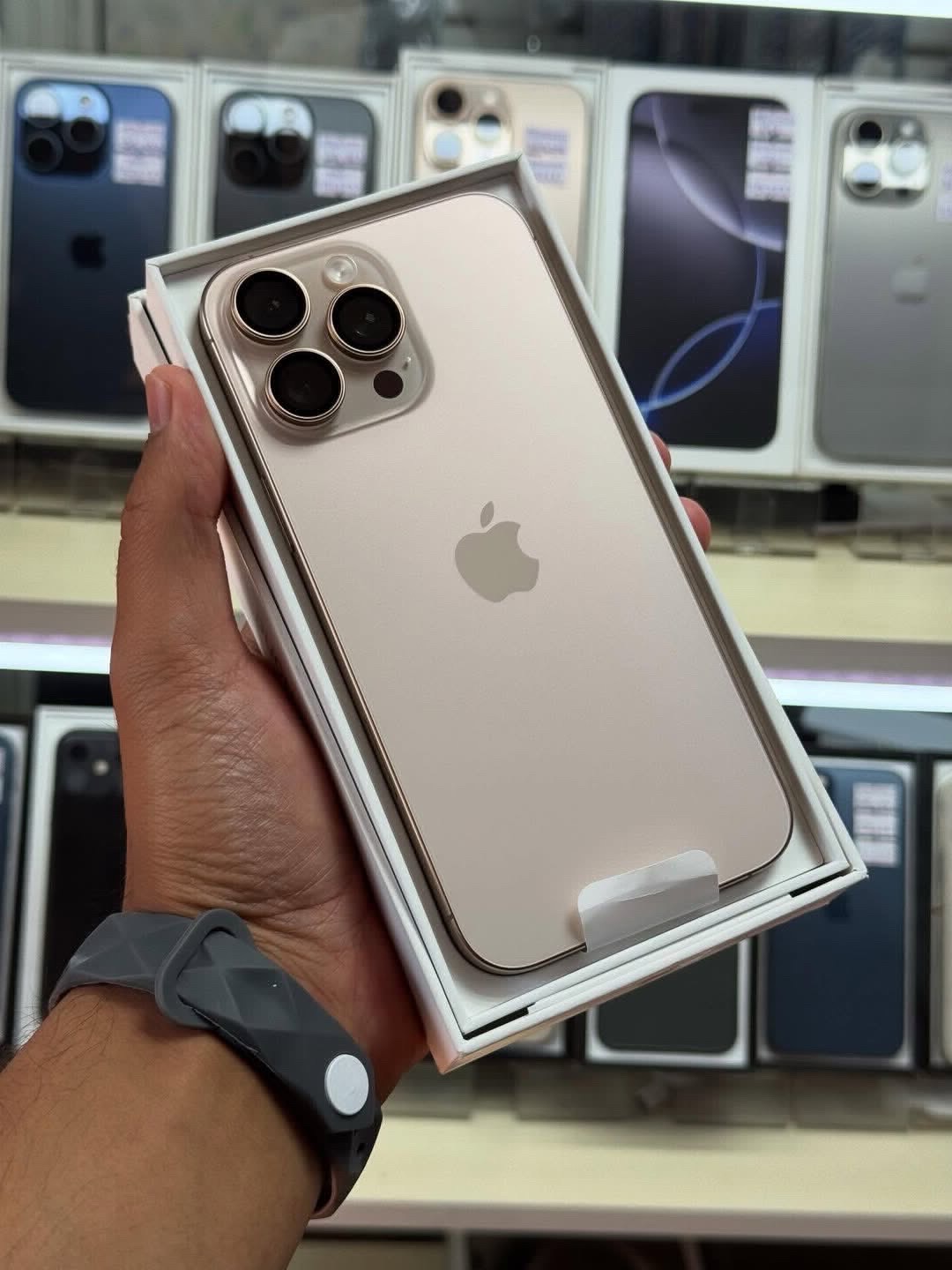 IPhone 16 pro max 🔥256g - изображение 2