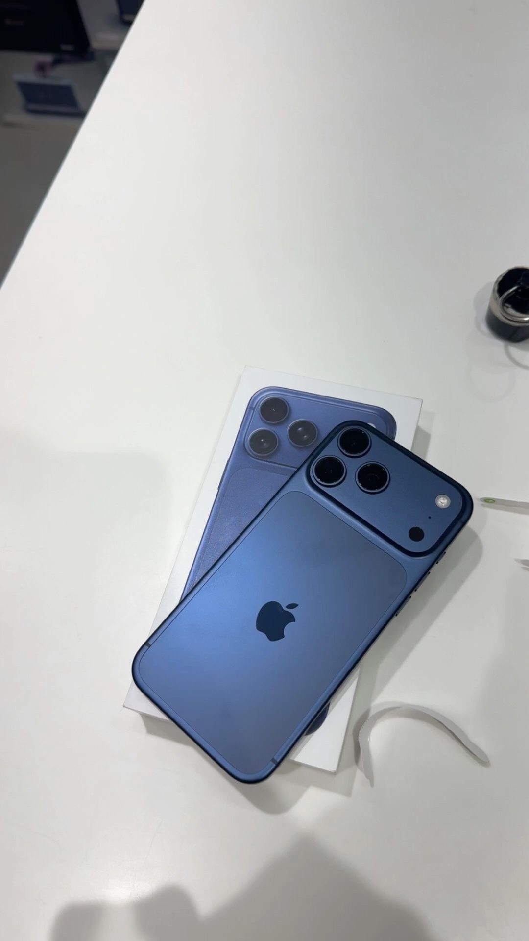 IPhone 17 Pro 256GB + полный комплект аксессуары - изображение 2