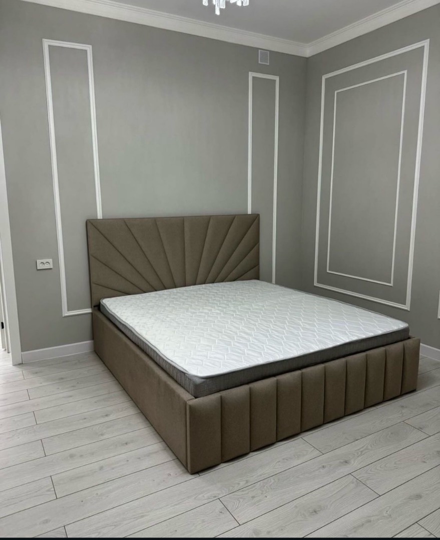 двухспальная кровать 