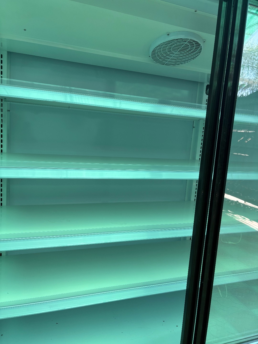Холодильник витриный для молочных и кондитерских изделии высота 2,2 метра длина 2,5 метра - изображение 2