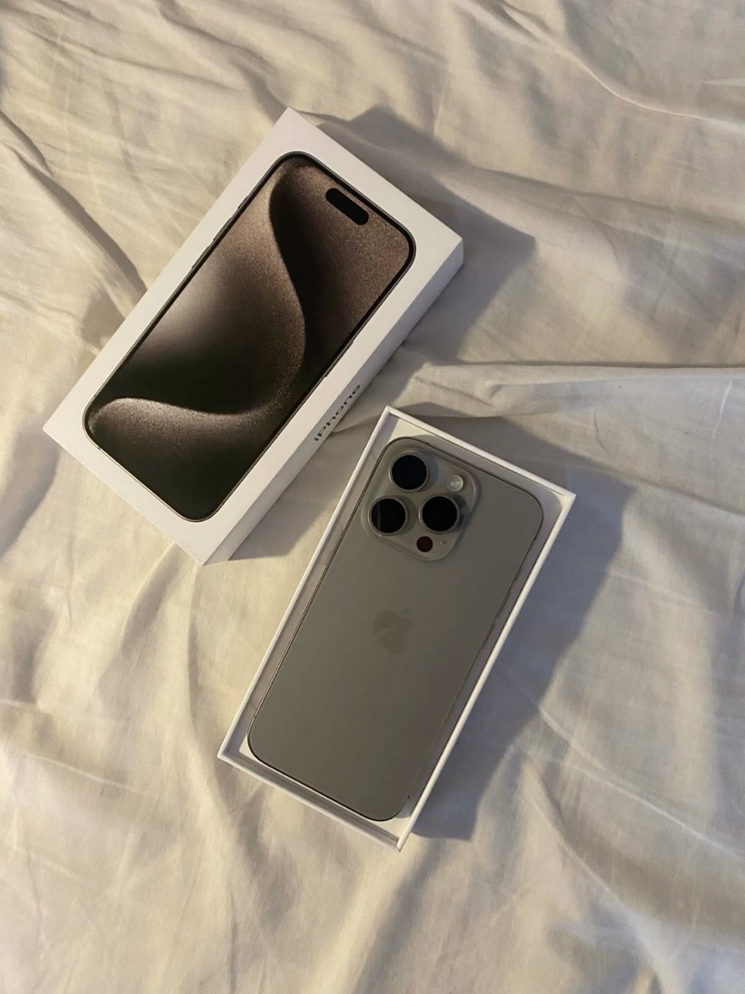 IPhone 15 Pro 128GB + полный комплект аксессуаров - изображение 2